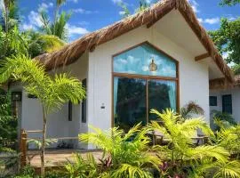 Salad Beach Crystal Bungalow