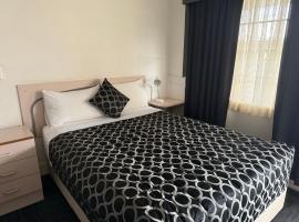 County Lodge Motor Inn, hotel near West Wyalong Airport - WWY, 