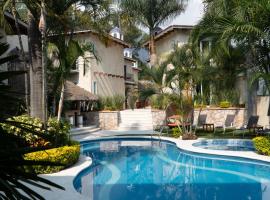 Nequi Hotel Boutique, hotel with hot tubs in Tepoztl&aacute;n