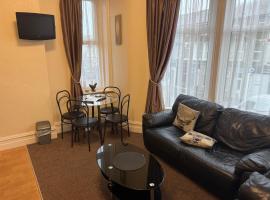 Woodfield Lodge Apartments, hotel en Blackpool