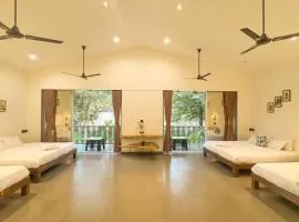 Mountain Woods Farmstay, Khopoli Pure Veg