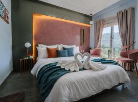 Presidential 3-Bedroom Family Cottage With Mountains View - Murree Hills, hotel in Murree