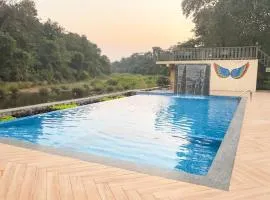 Mountain Woods Farmstay, Khopoli Pure Veg