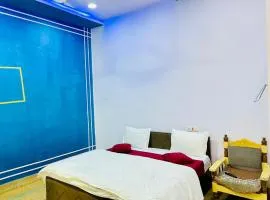 Hotel the saffron leaf inn