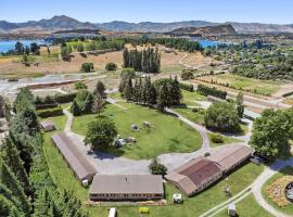 Mt Aspiring Suite - Near Roys Peak, hotel i Wanaka