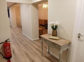 Esmeralda house com garagem privada, hôtel à Braga