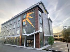 La Quinta Inn & Suites by Wyndham Kelowna BC, ξενοδοχείο στην Κελόουνα