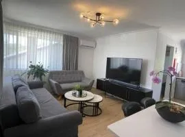 Sleeps 4, Private Ground Floor