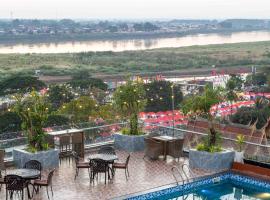 Aaron Riverview Hotel, hotel in Vientiane