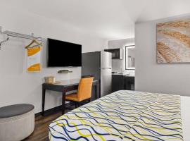 Suburban Studios Orange Park - Jacksonville near Naval Air Station, hotel em Orange Park