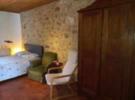 grand studio au calme vue sur la rivière, hotel i Vianne