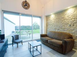 Gîte du Cellier - Jardin et terrasse, hotel a Carentan