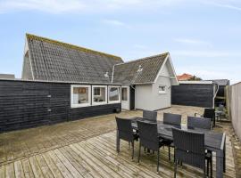 Nice Home In Thyborøn With Wifi, hotelli kohteessa Thyborøn