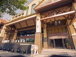 Suiton Plus By Paxton, hotel in Mangshi