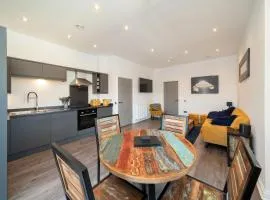 Dockside Apt, Quay Views, City Vibes