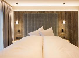 Hotel Garni Landhaus Platzer, hotel di Zell am Ziller