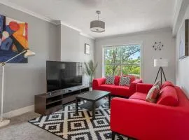 Vibrant Stylish, Cozy Waterfront Downtown