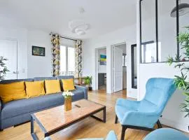 Le Marais 1 Bedroom Apartment NetFlix