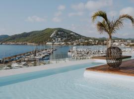 Aguas de Ibiza Grand Luxe Hotel - Small Luxury Hotel of the World, hotel i Santa Eularia des Riu