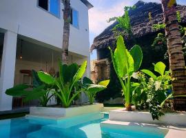 Gorgeous Private 4 bedroom open plan Villa steps to Paje Beach Zanzibar - AC WI TV Garden generator private garden sleeps 8 comfortably, Hotel in Paje