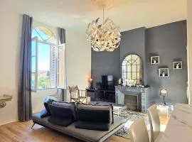 Élégance sur la Place Arago, Vue exceptionnelle