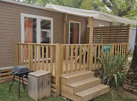 Mobile Homes by KelAir at Playa Montroig Camping Resort, luxusn&iacute; kemp v destinaci Tarragona