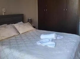 2br-7 Guests-Free Parking-Pool-AirCon