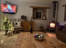 3 Bed in Llanddarog oc-p30291