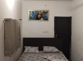 RR Paying Guest，位于Rewāri的乡村别墅