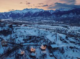 Pik Talgar Eco Village, hotel di Talghar