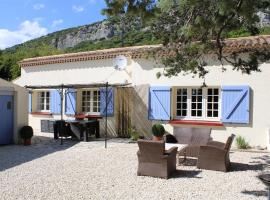 Maison Bijou Vacances - Gîte avec piscine près d'Uzès, Hotel in Seynes