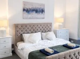 Castle Mount Deluxe Apartment
