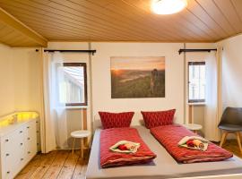 HW13-Urlaubsmagie - für bis zu 10P - Gemeinschaftsgarten mit Sauna & Pool, khách sạn ở Sebnitz