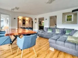 Große Wohnung am Wald mit Aussicht, Sauna, Kaminofen, Grill