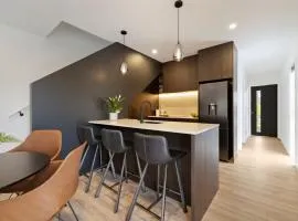 Hayes Retreat, Queenstown - with parking