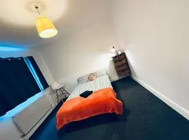 Pebbles Guest House - Flat 5