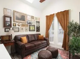 Quaint Cottage in DTown Lex, 15 mins to Horse Park