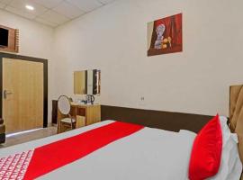 Hotel O VEDA HOTEL, hotel i Niwāri