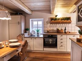 Ferienhaus Lilace, hotel en Böttingen