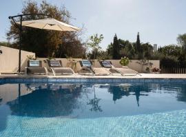 Special launch price!Family friendly Villa, hotel i Chlorakas