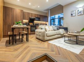 Leeds City Luxe Apartment with Parking, 8 mins to station!, hótel í Central Station