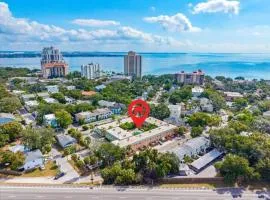 Pool - Free Parking - 2BD 1 Block from the Water
