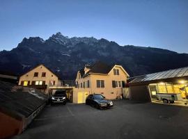 vitalpha lodge - house, hotel em Glarus