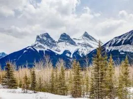 Cozy getaway for exploring Canmore and Banff