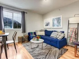 Delightful 2BR Mountain Escape in Canmore