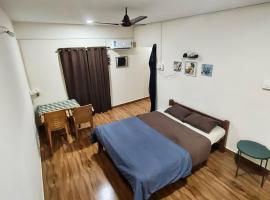 House No 21, готель у місті Querim