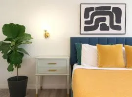 Warm and Cozy Golden Girls New Home in East Downtown, 6th Street, Walk to the Best Eateries