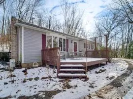 Roaring Spring Horse Farm Getaway w/ Game Room