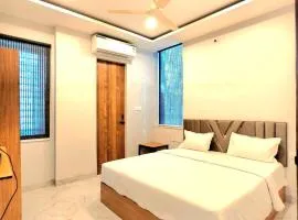 Hotel Trivana Near Bombay hospital
