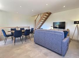 Le grenier du moulin by Miss K conciergerie, Hotel in Prissé